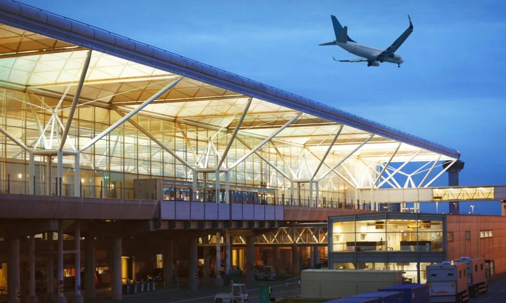 Αντίποινα Λονδίνου σε Αθήνα: Υποχρεωτική 14ήμερη περίοδος καραντίνας για τους ταξιδιώτες από τη χώρα μας!